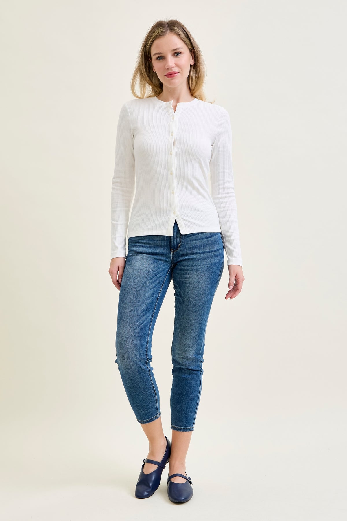 Abbey Relaxed Fit in Vintage Wash