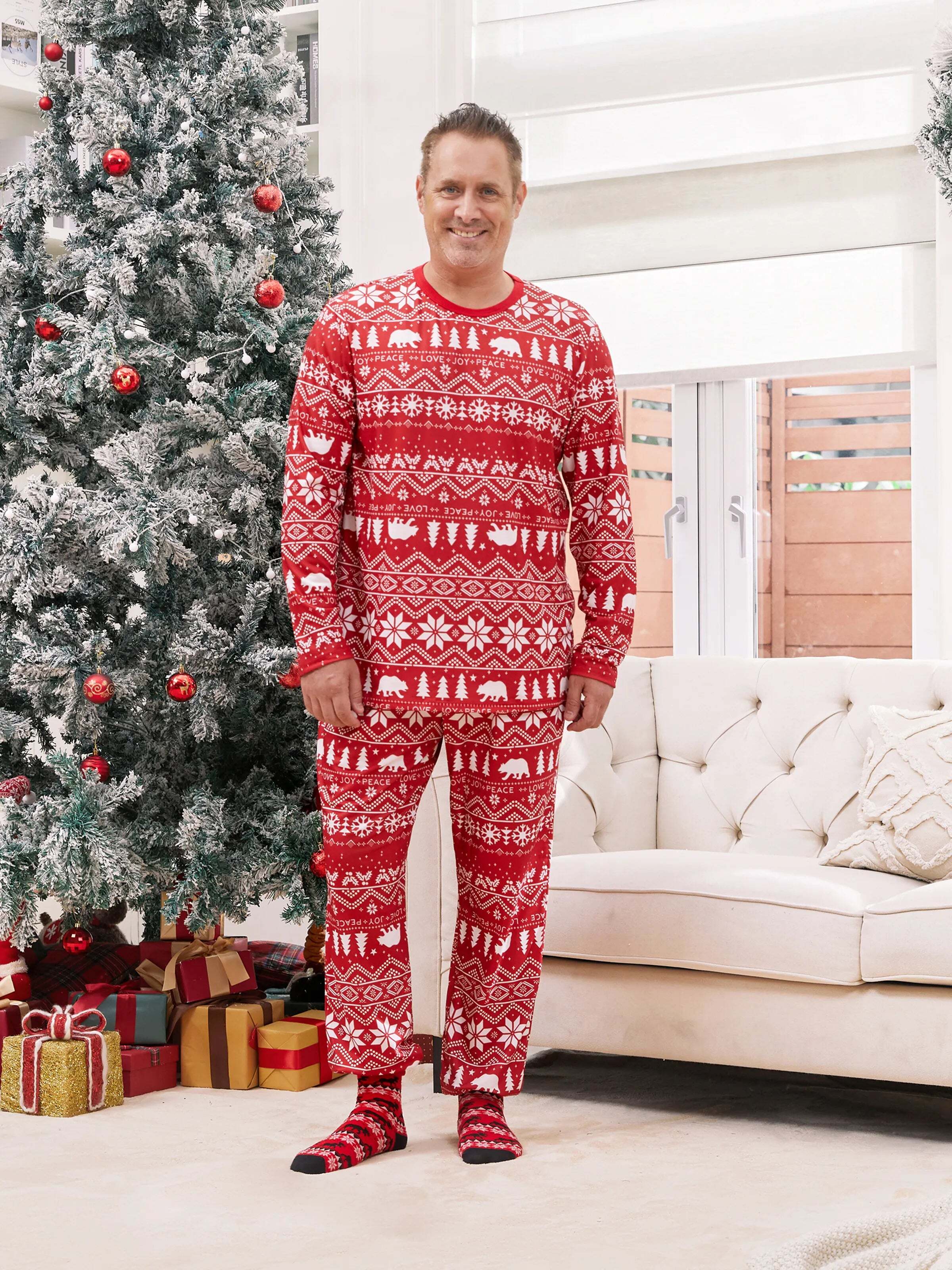 Christmas Print Family Matching Pajamas Sets with Christmas Socks Red