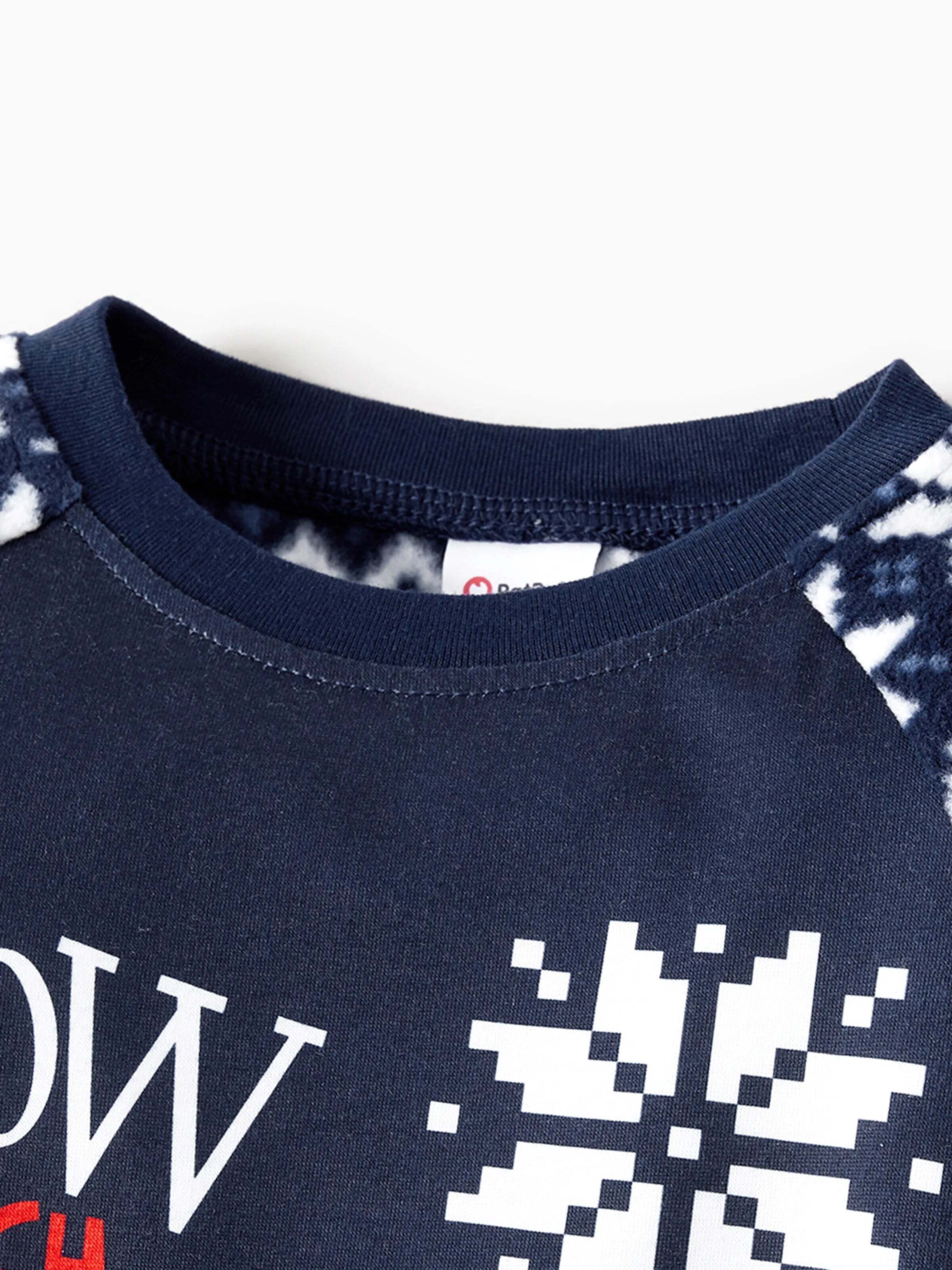 Frosty The Snowman Christmas Fleece with Snowflake Print Pajamas Sets with Christmas Socks