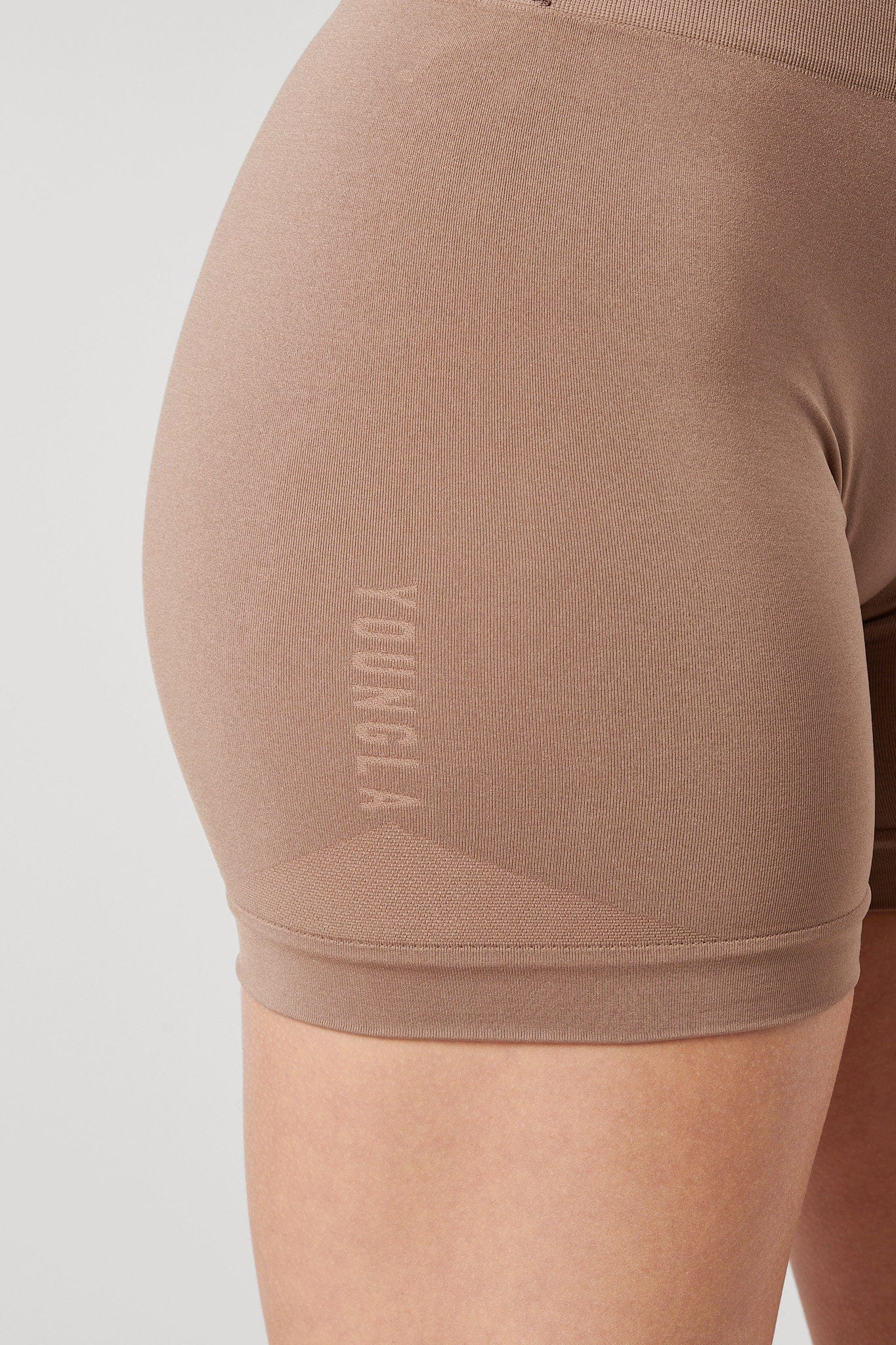 W120 - Core Seamless Shorts