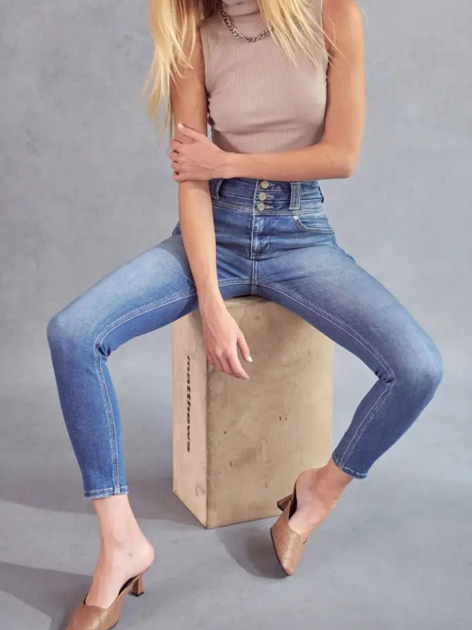 The Skinny Triple Button Kancan Jeans