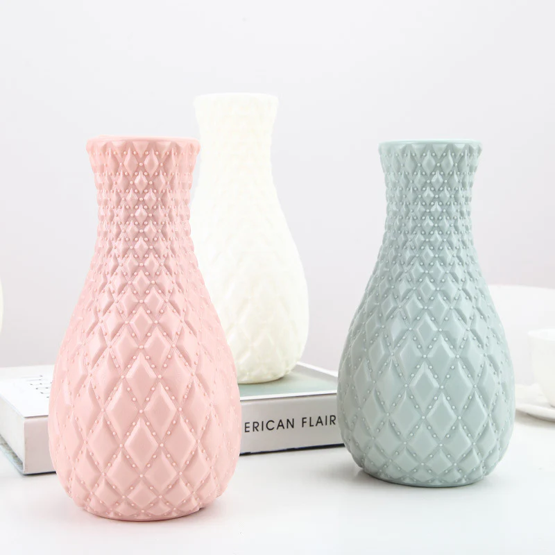 Embossed Diamond Pattern Vase