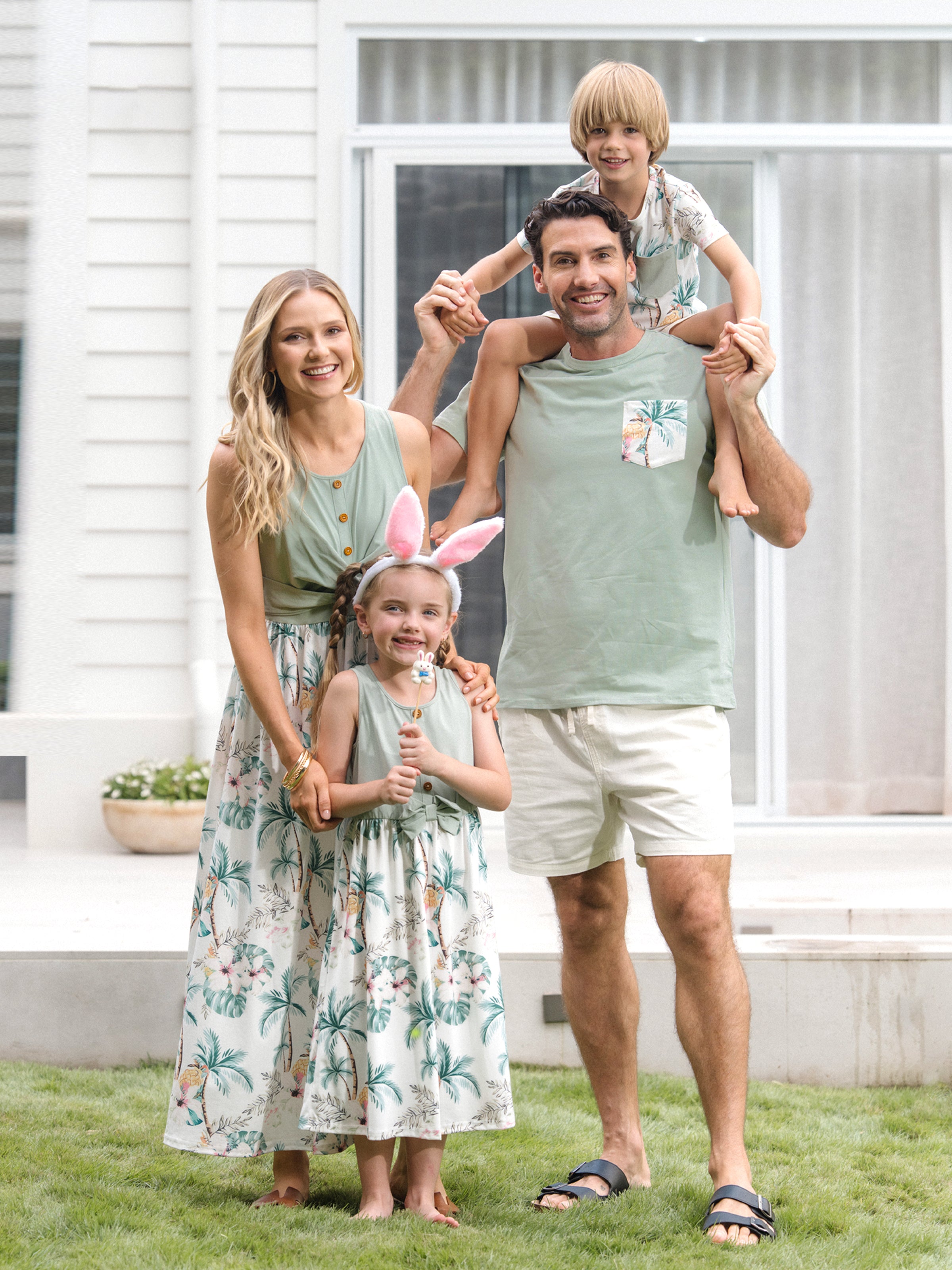 Family Matching Tropical Print Outfits Mommy & Me Tank Dress & Dad/Kids Cotton T-Shirt Set
 Green