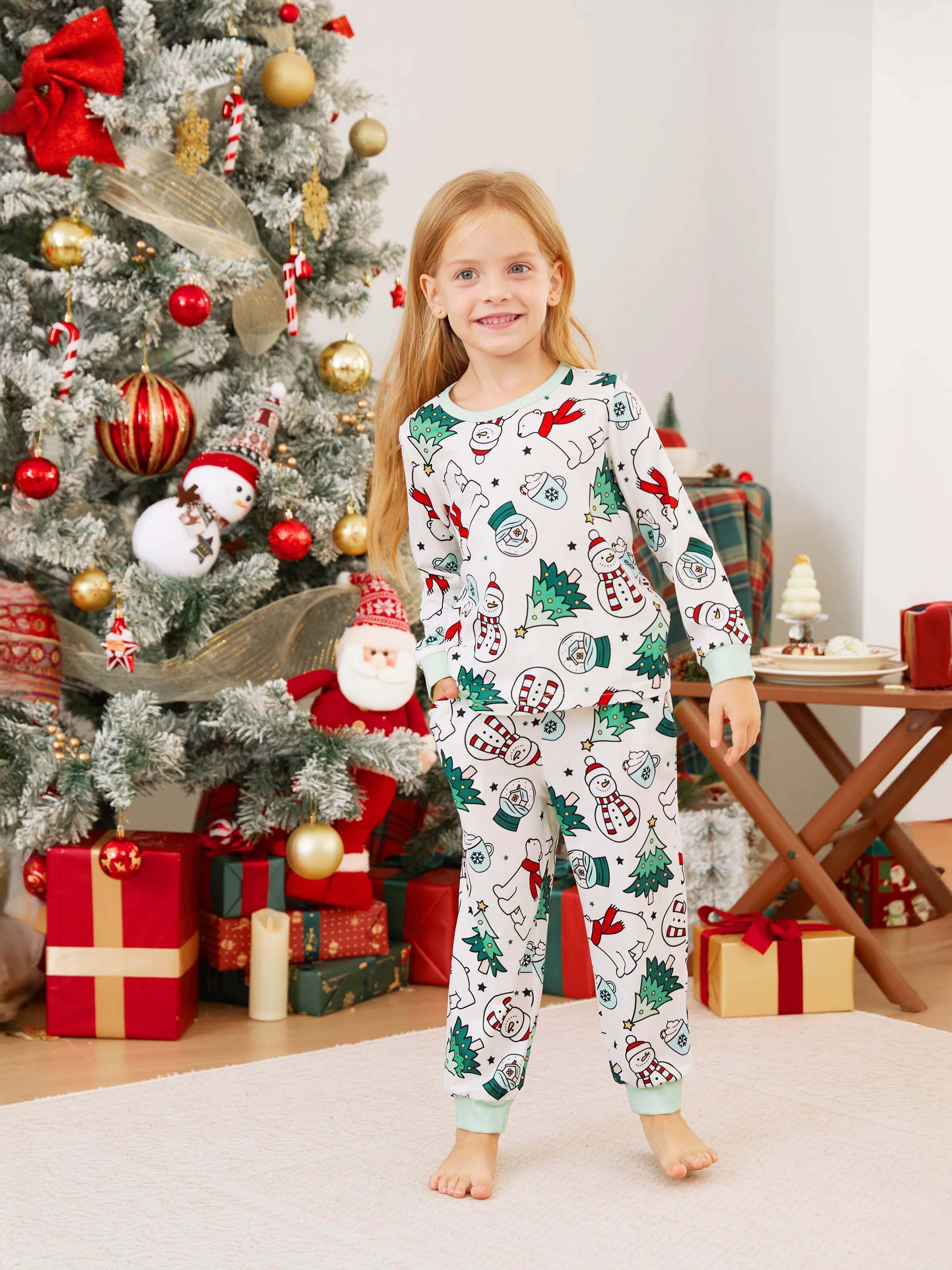 Christmas Family Matching Long Sleeves Very Merry Green Tops Allover Pattern Pants Pajamas Sets with Christmas Socks MediumSpringGreen