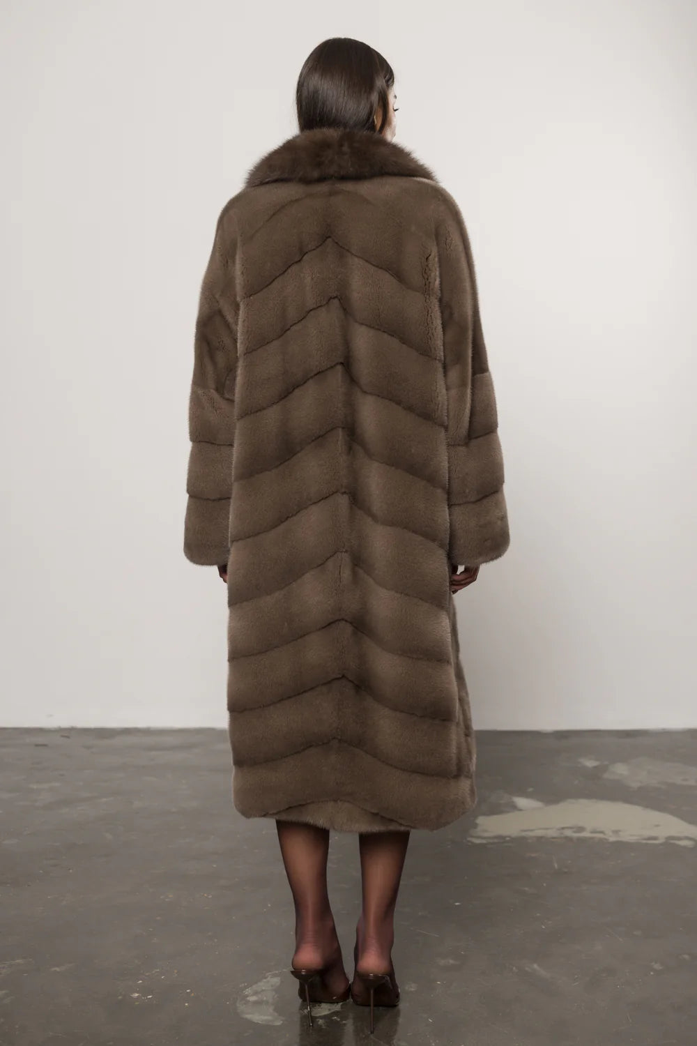 Haină din Blană Naturală de Vizon cu Guler din Zibelina, Femei, Taupe Sable 427