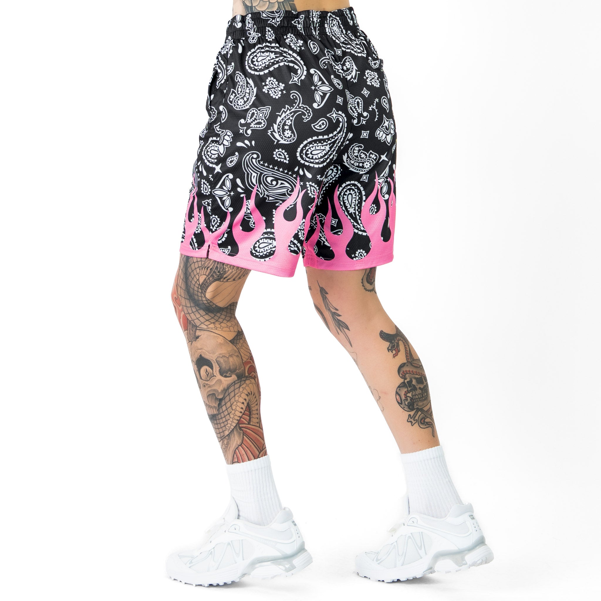 RELAXED CUT SHORTS BANDANA FLAME - BLACK / PINK
