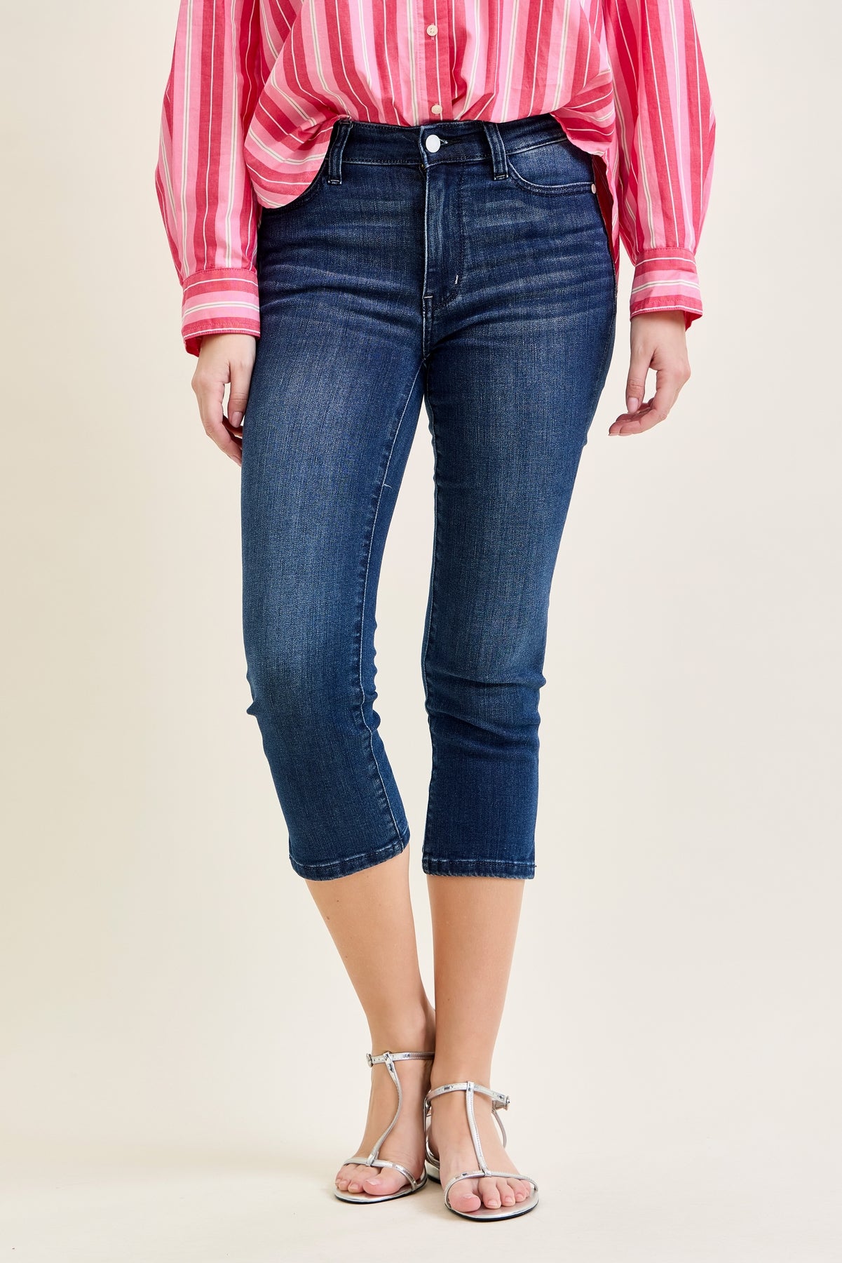 Helen Mid Rise Sleek & Chic Side-Slit Capris