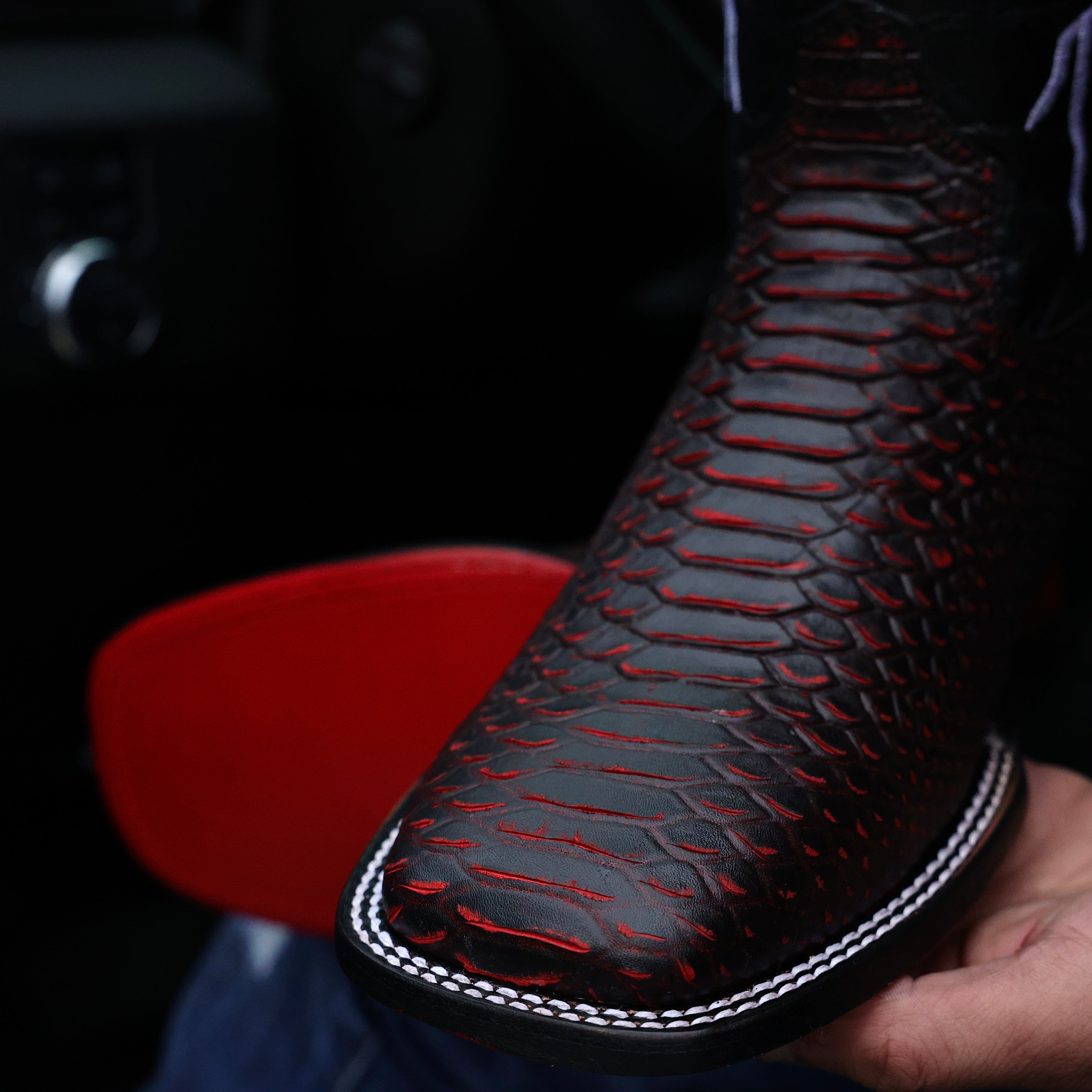 BLOWOUT SALE BOOT #32🚨