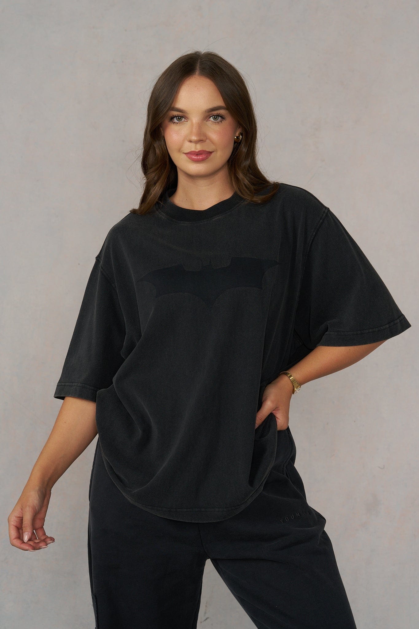 W4103 Batman Lived-in Tee