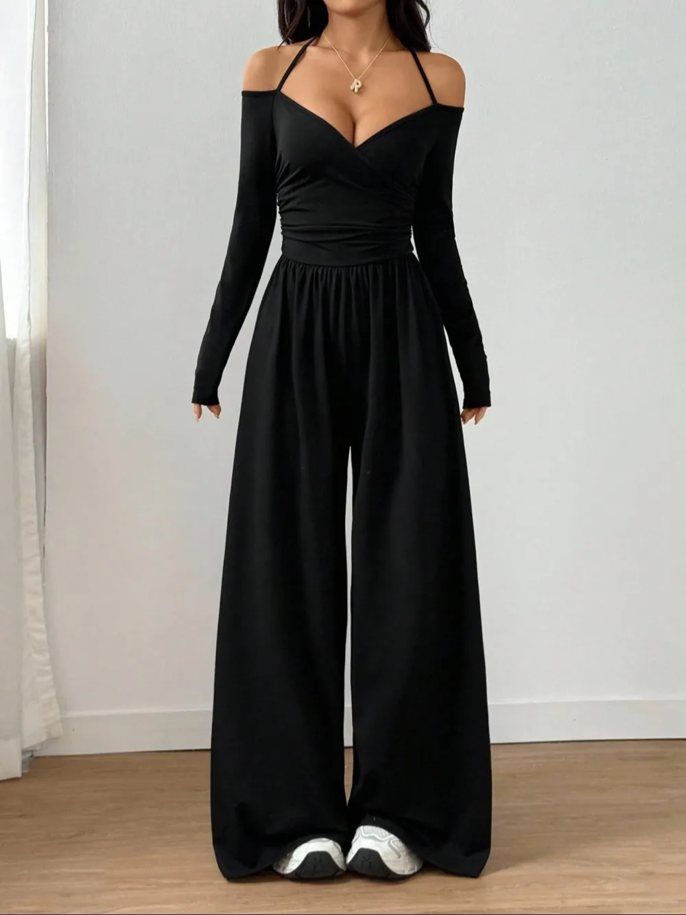 Women's Casual Solid Color Ruched Wide Leg Jumpsuit with Halter-Neck, Stylish and Comfortable Jumpsuit for Daily Wear