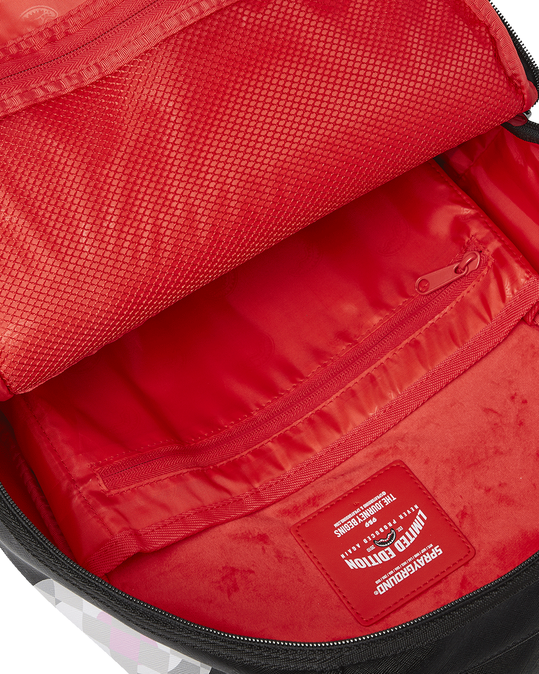 SHARK CENTRAL CREAM BLACK CHECK BACKPACK