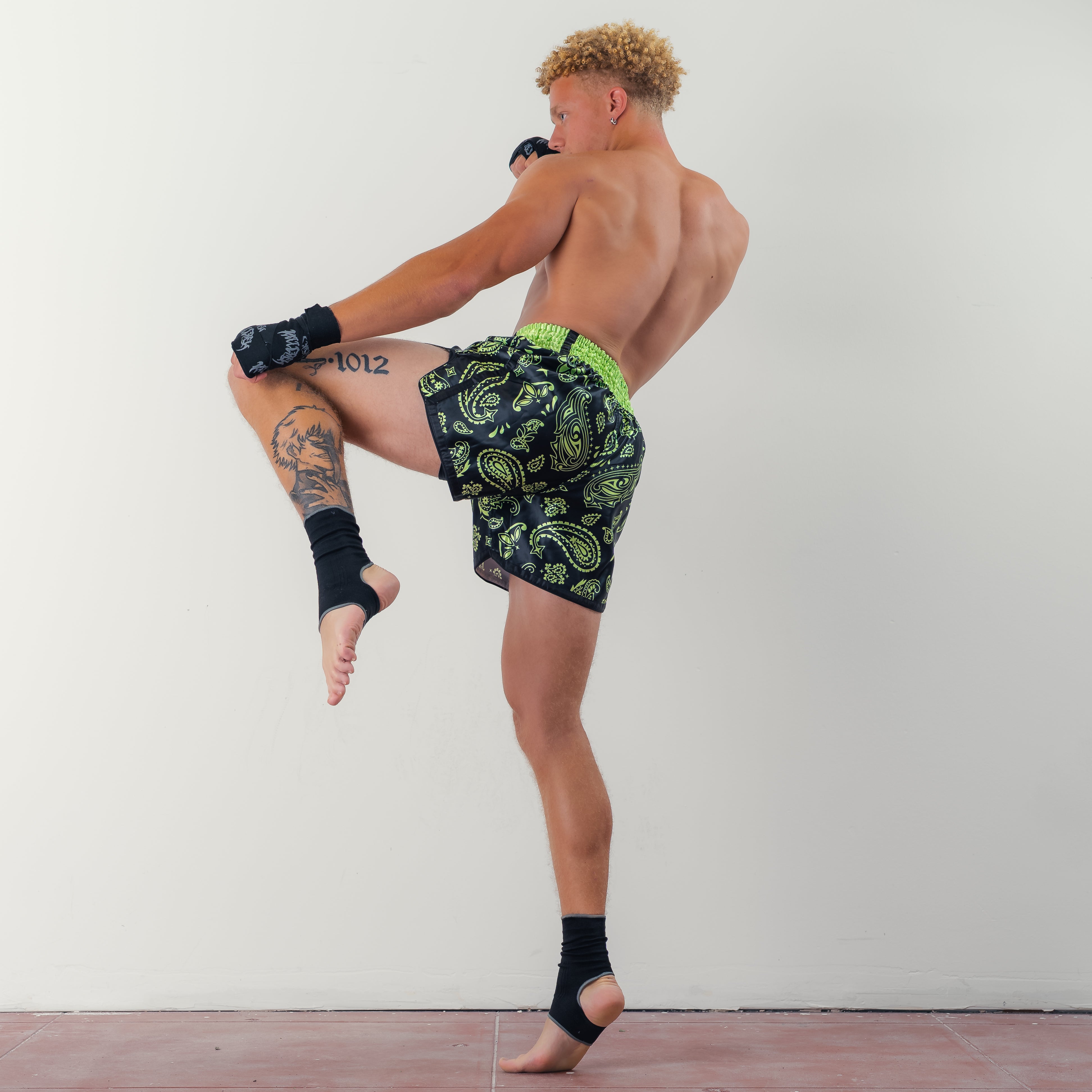 BANDANA FIGHT SHORTS - BLACK / NEON GREEN