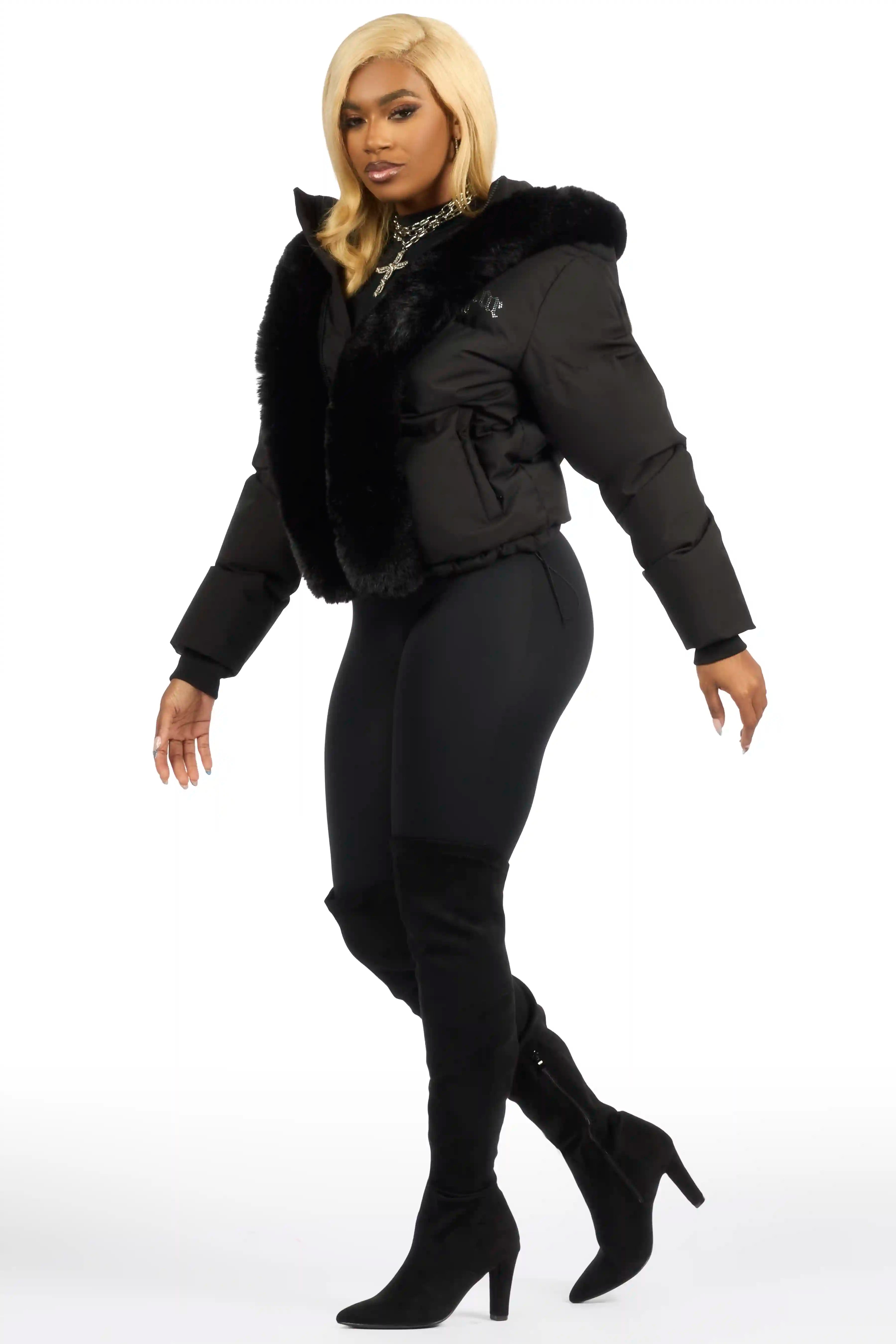 Dontaisha Black Puffer Jacket With Fur Trim