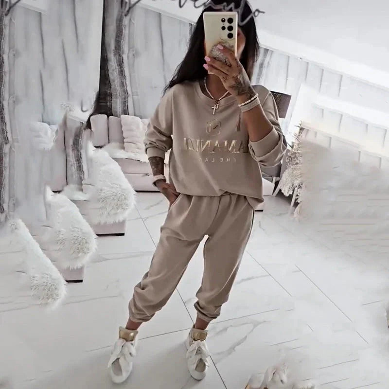 Long-sleeved top and pants