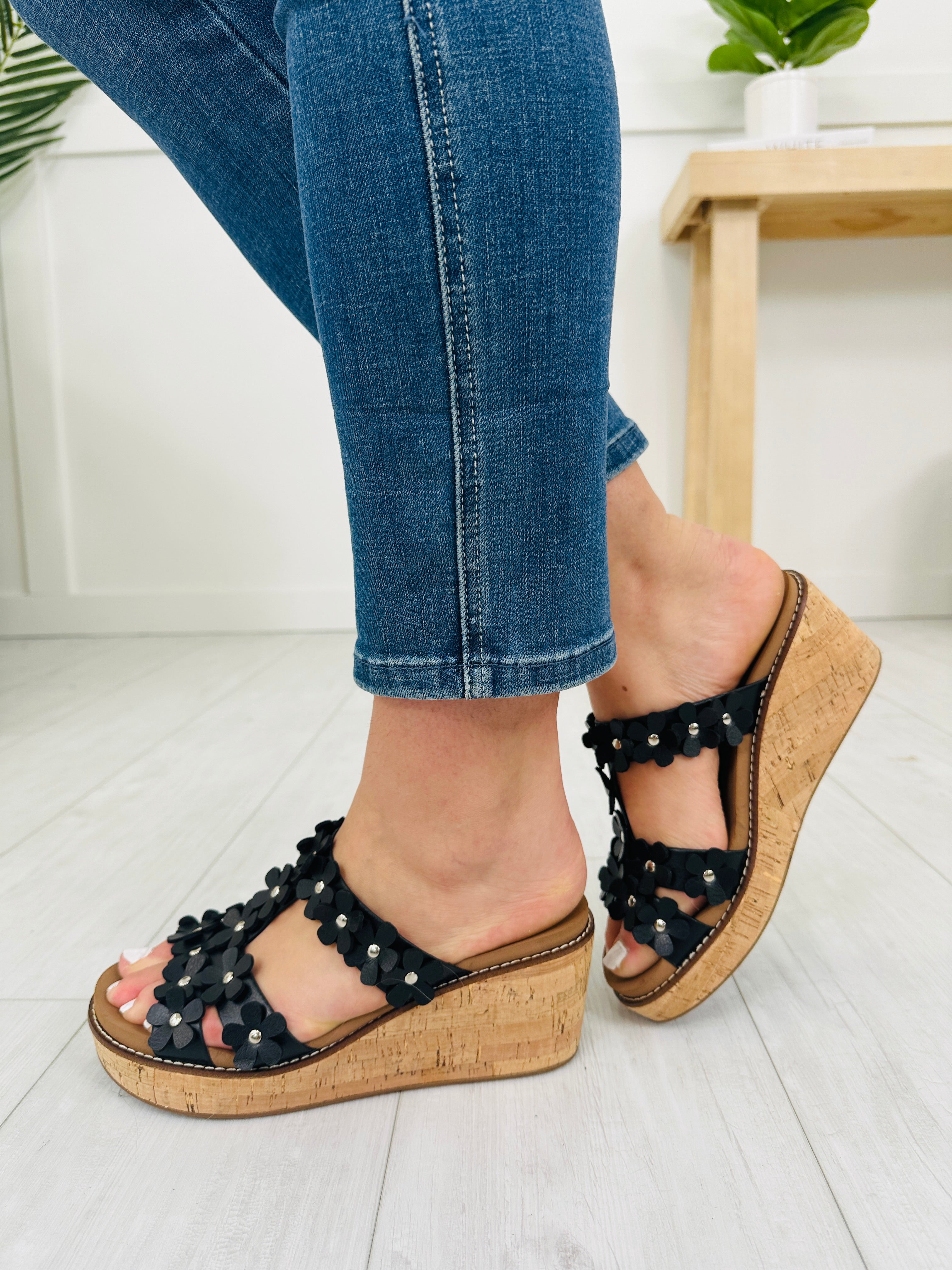 Blossom Steps Wedges In Black