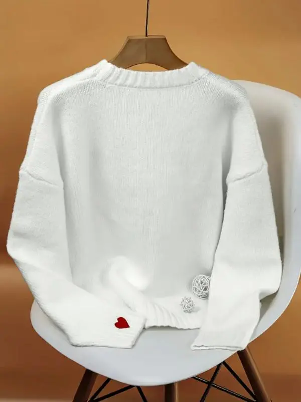 Women's Winter New Fashion Sweater, Embroidered Heart Knitwear