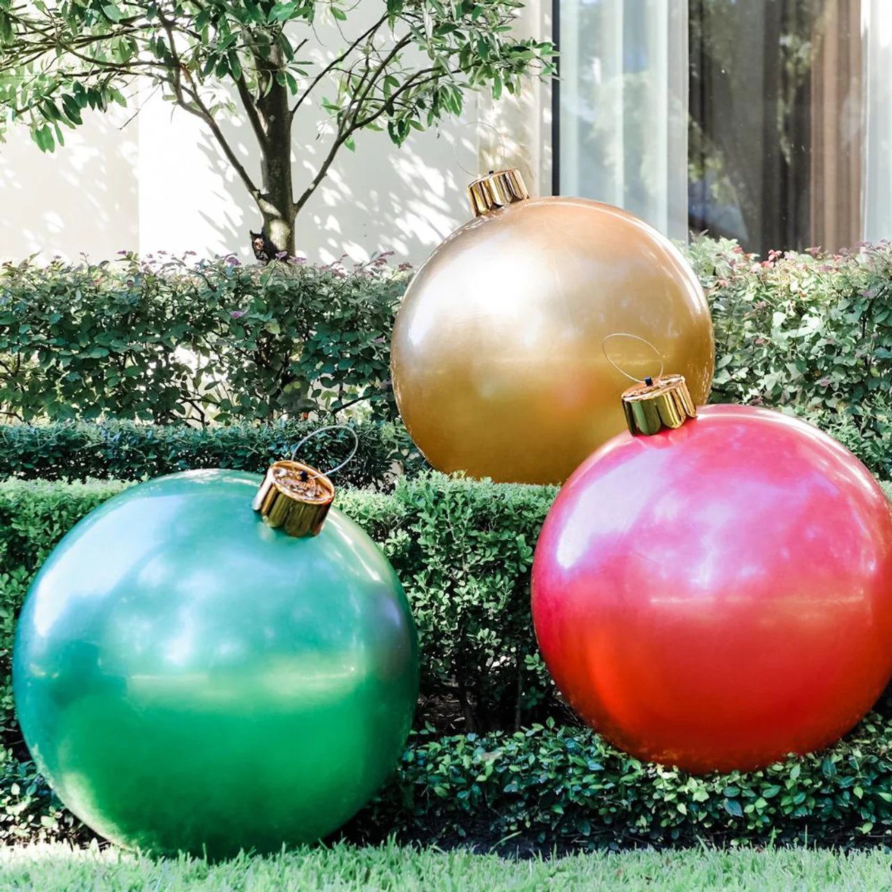 🎈Oversized Inflatable Christmas Ball Decoration