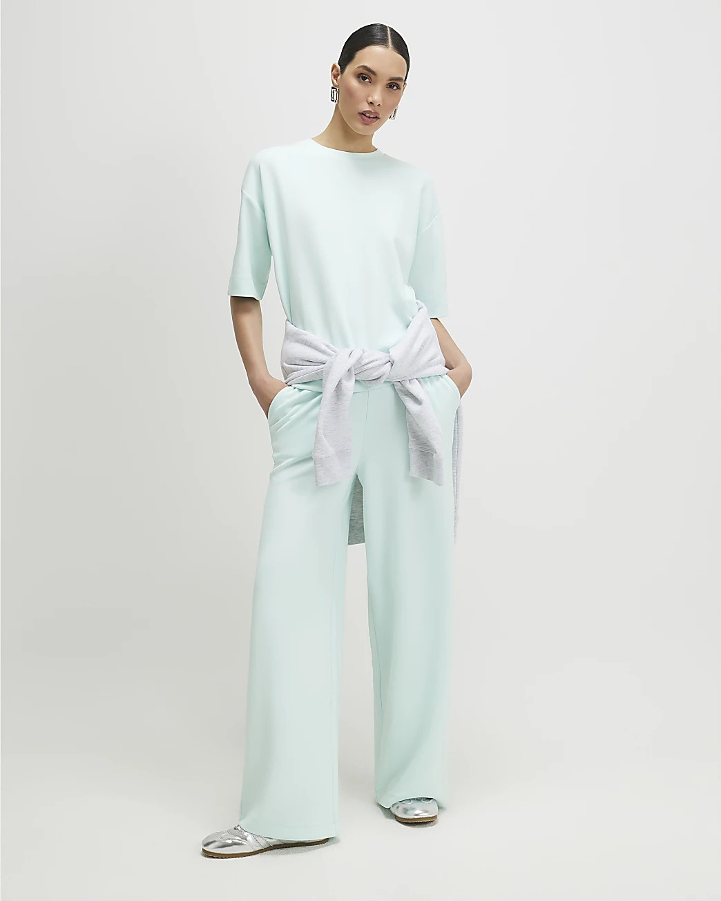 Premium Women's 2-Piece Lounge Set: Ultra-Soft Oversized Tee & Wide-Leg Pants Bundle