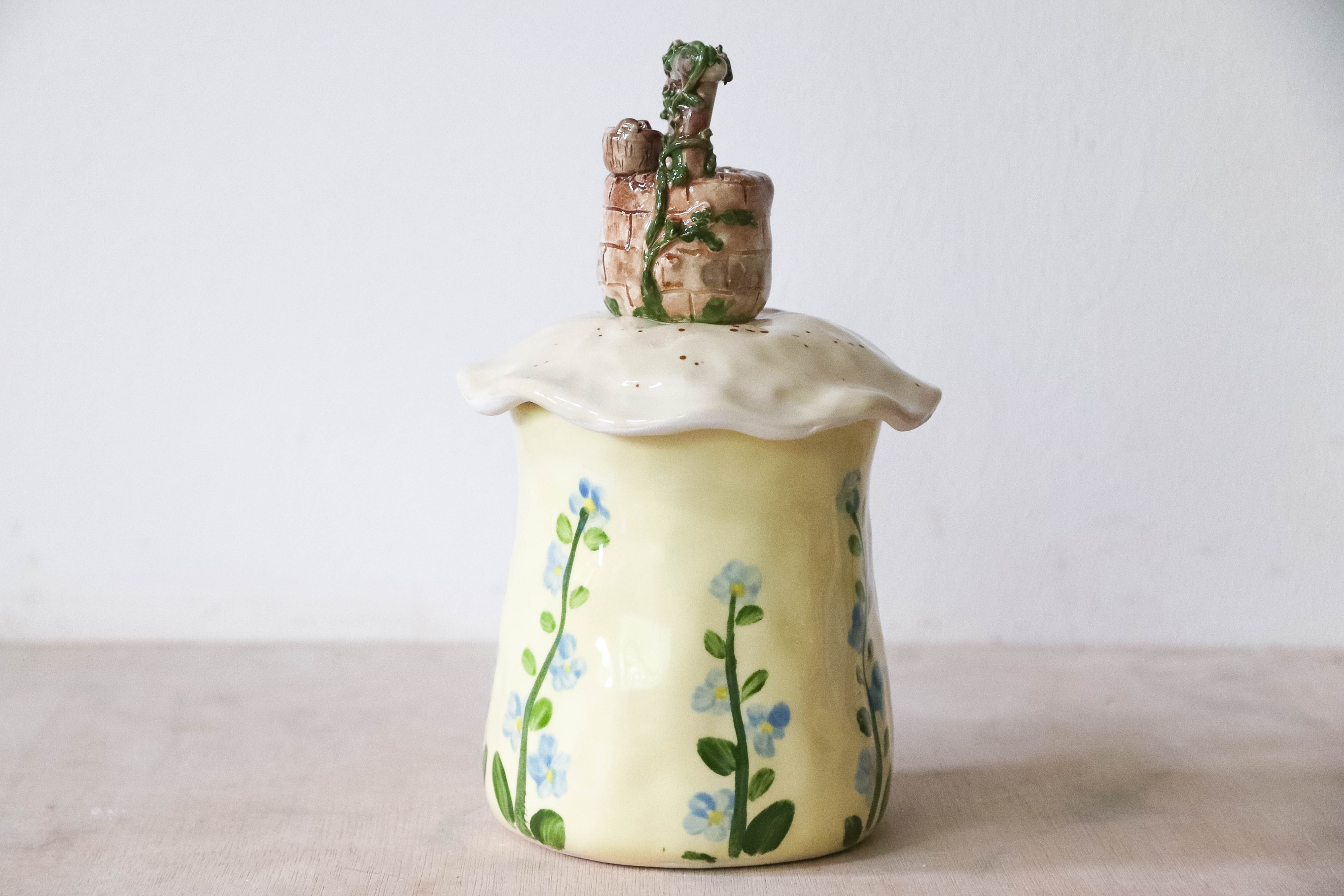 Snow White Wishing Well Tulip Mug