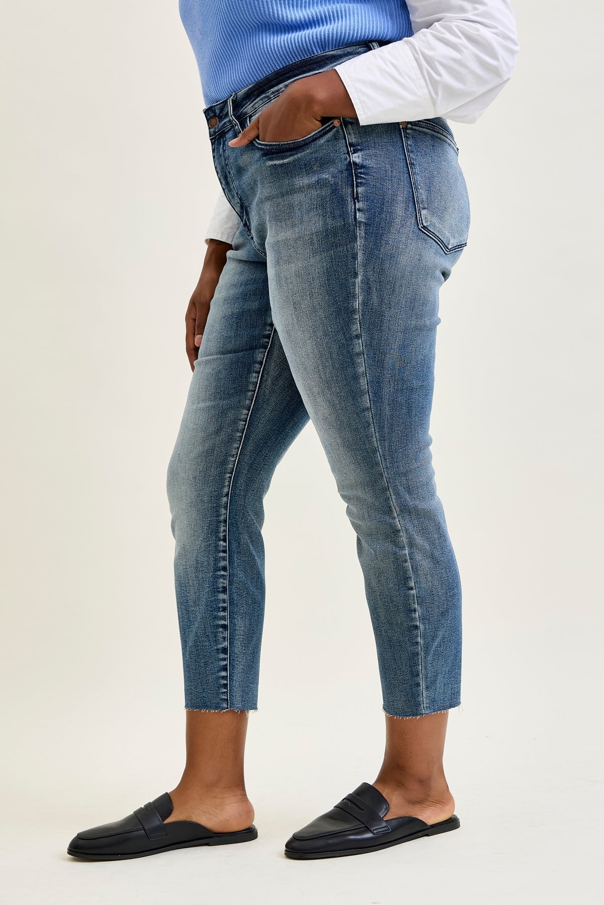 Angie Raw Hem Relaxed Fit - PLUS