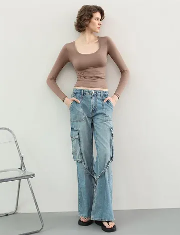 Women's Scoop Neck Long Sleeve Top