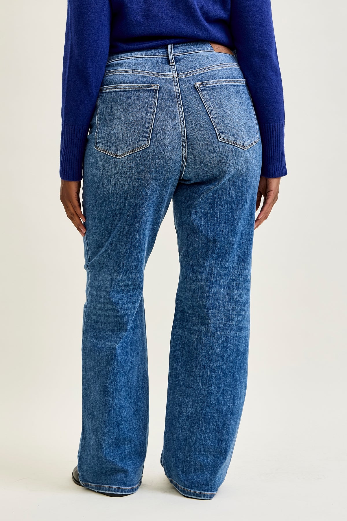 Samantha Mid Rise V-Front Straight Jeans - PLUS