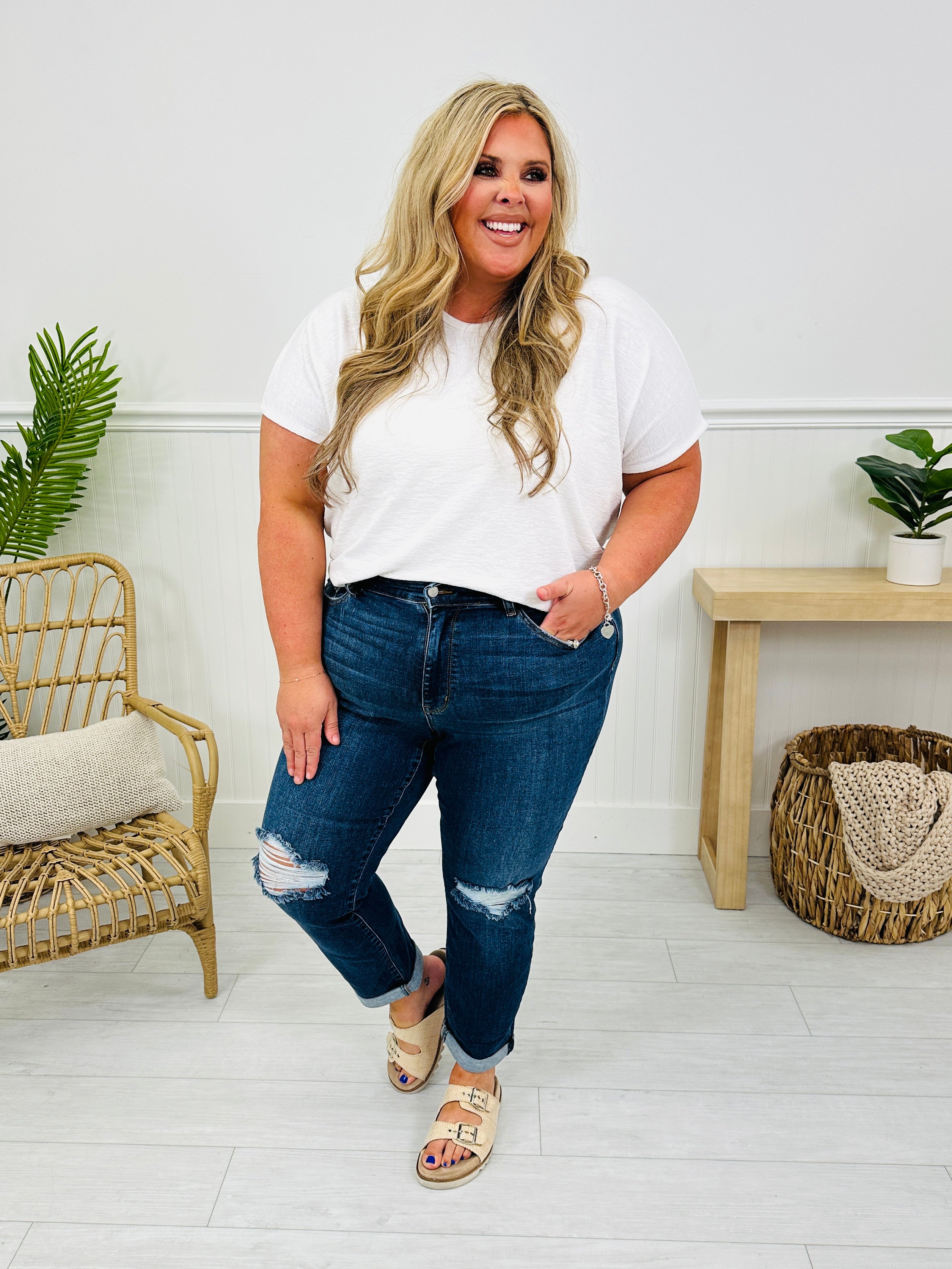 Judy Blue Walk This Way Slim Straight Leg Jeans in Reg/Curvy