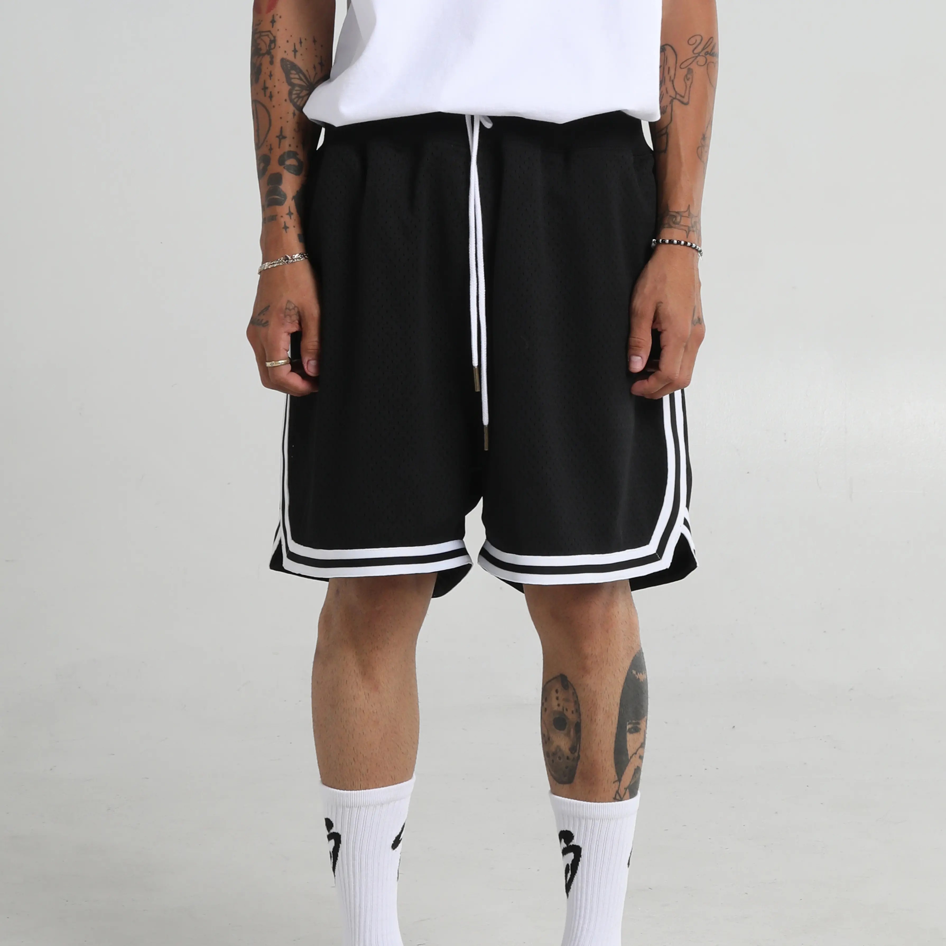 Retro Basketball Shorts – Tonal Ribbing, 3 Pockets, Wide Leg Opening