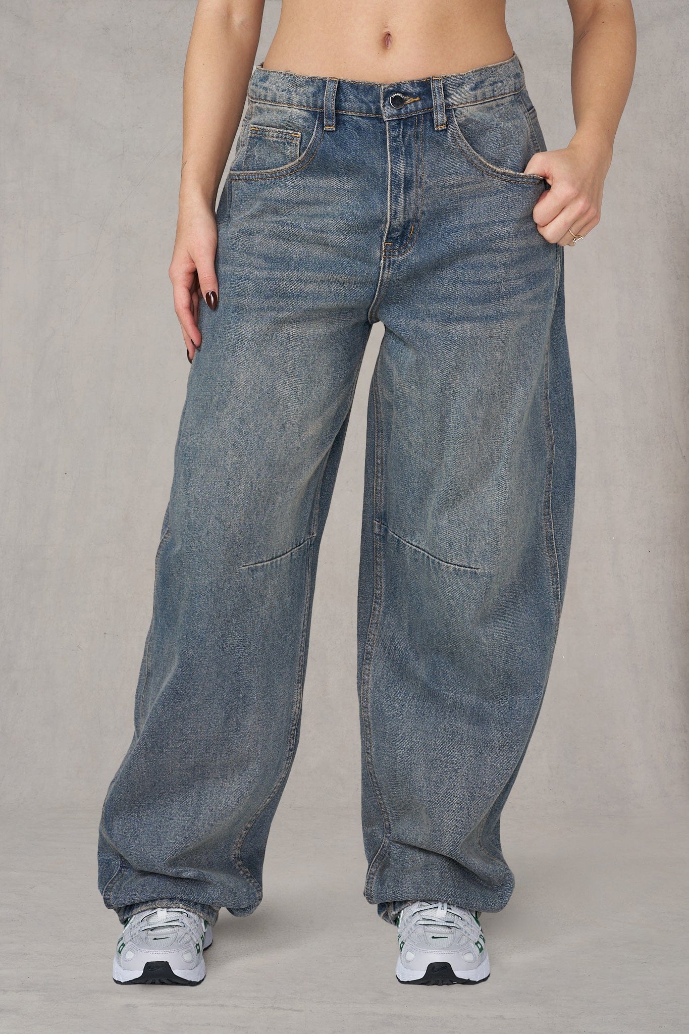 W2199 - 99 Barrel Jeans
