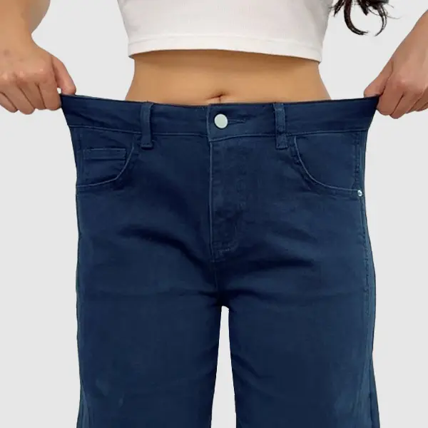 Cropped skinny jeans, no belt, casual summer style