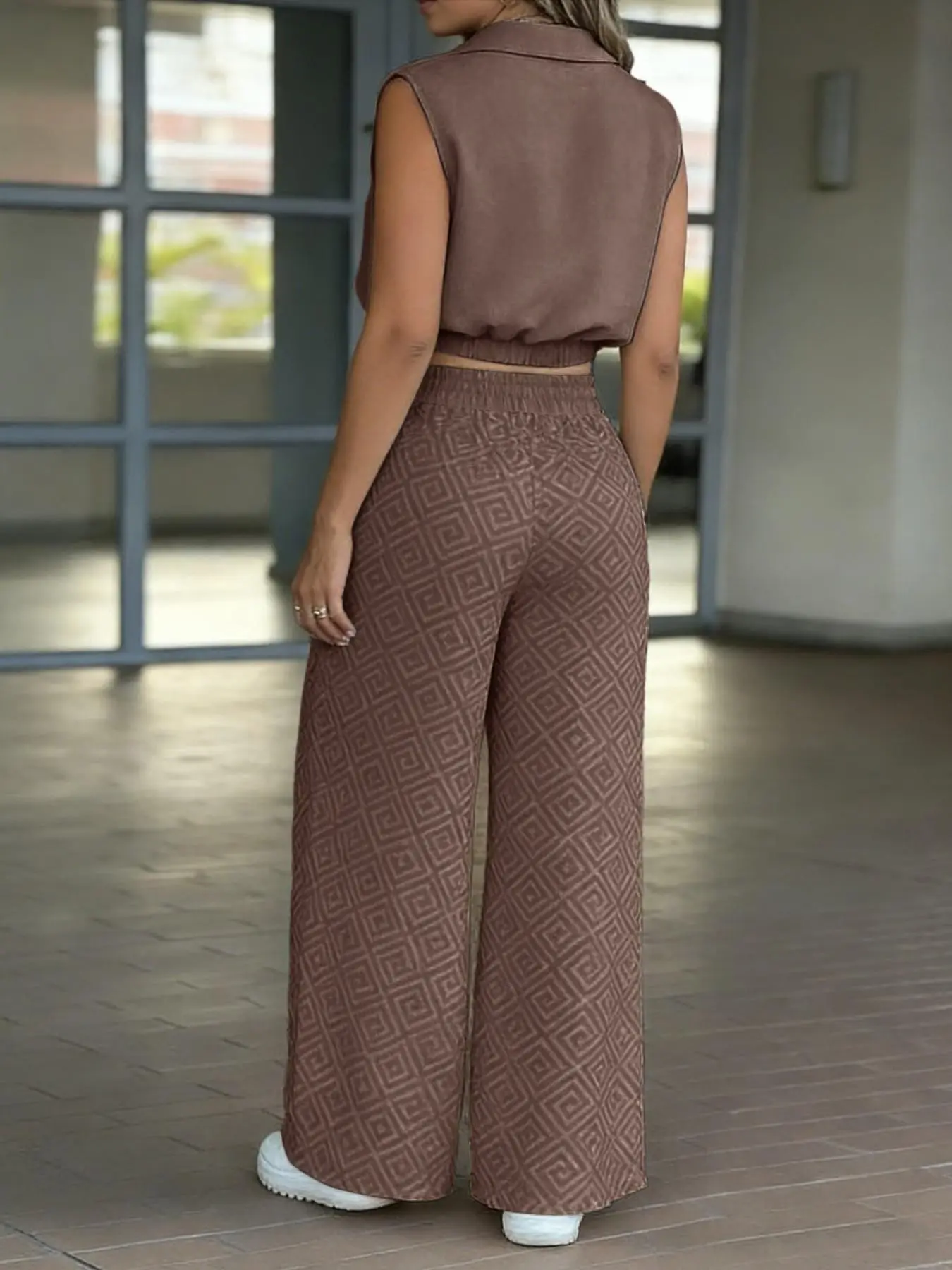 Women's Casual Commuter Set, Sleeveless Collared Waist-Defined Crop Top with High-Waisted Drawstring Wide-Leg Pants