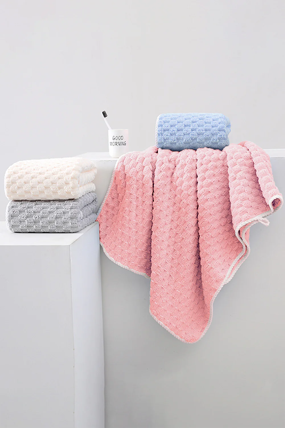 Peach Blossom Checkered Textured Thick Soft Bath Towel