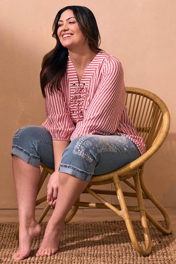 Plus Size Bandana Print Cropped Jeans