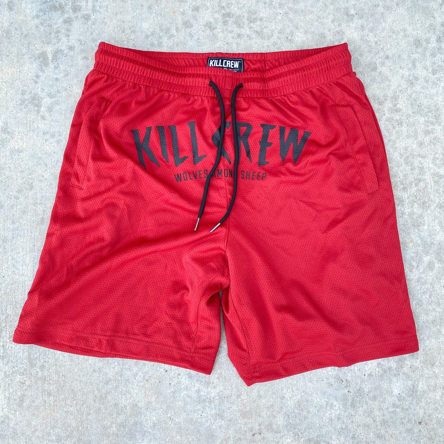 RELAXED CUT SHORTS WOLVES - RED