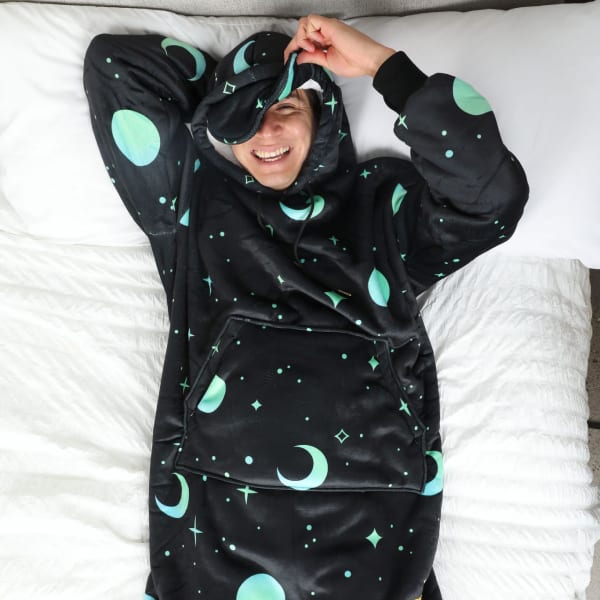 Wearable blanket Oversized with sherpa lining One size fits most.