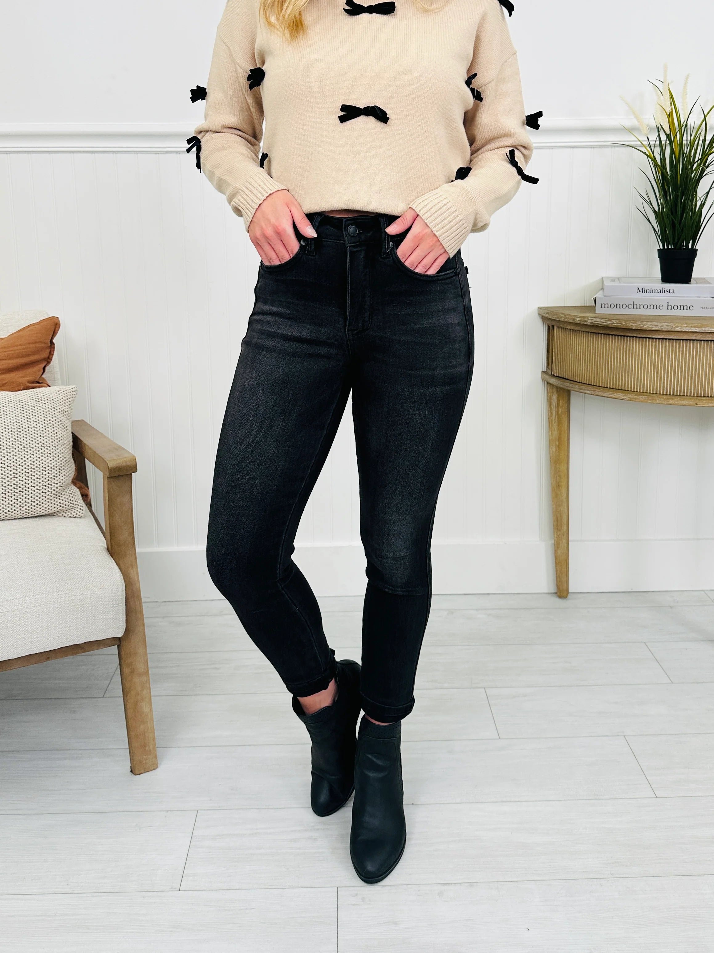 Judy Blue Blackout Beauty Tummy Control Skinny Jeans