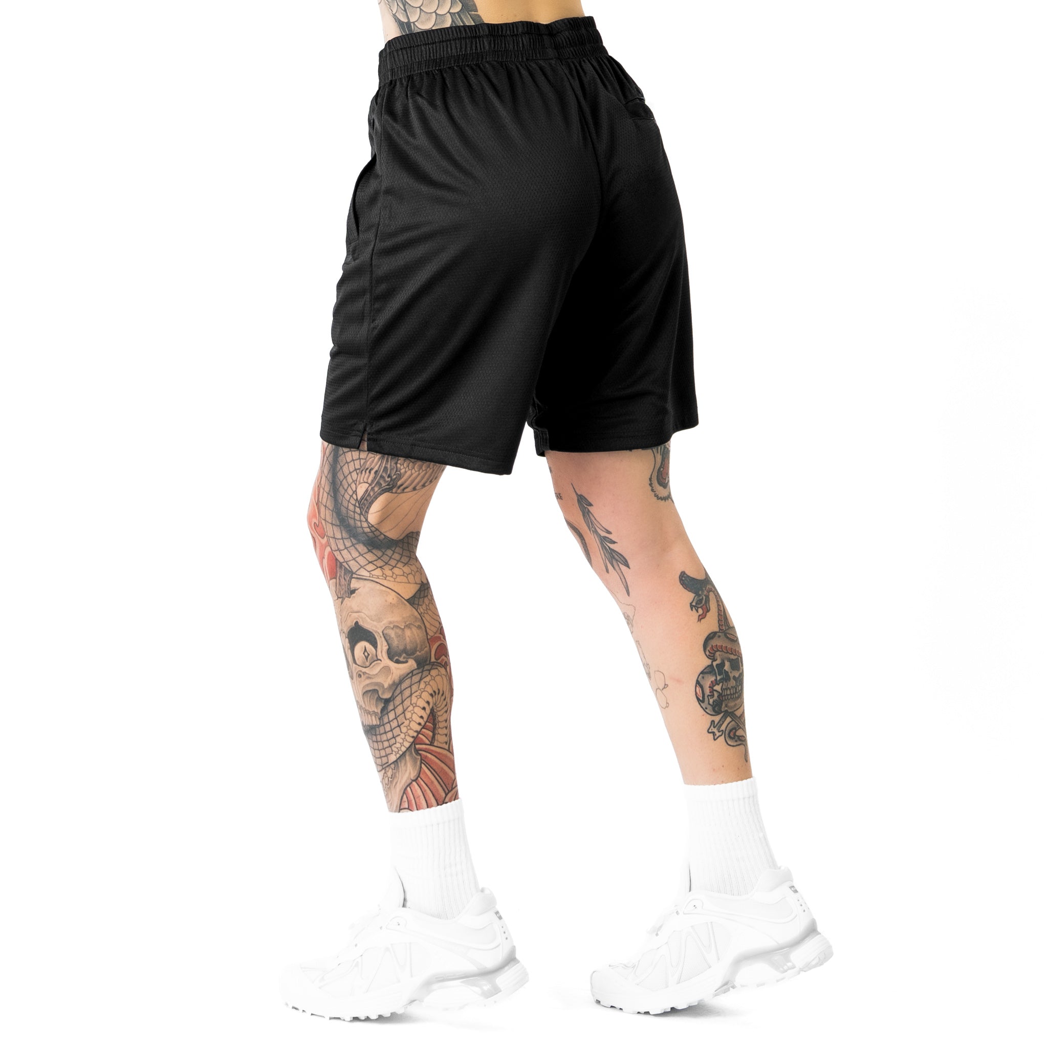 RELAXED CUT SHORTS WOLVES - BLACK