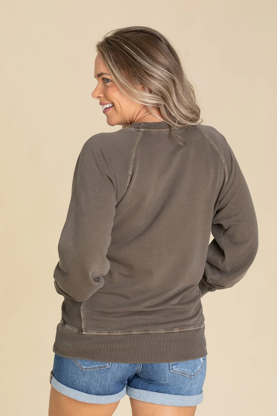 Woman's Pigment Dyed Sweatshirt With Pockets