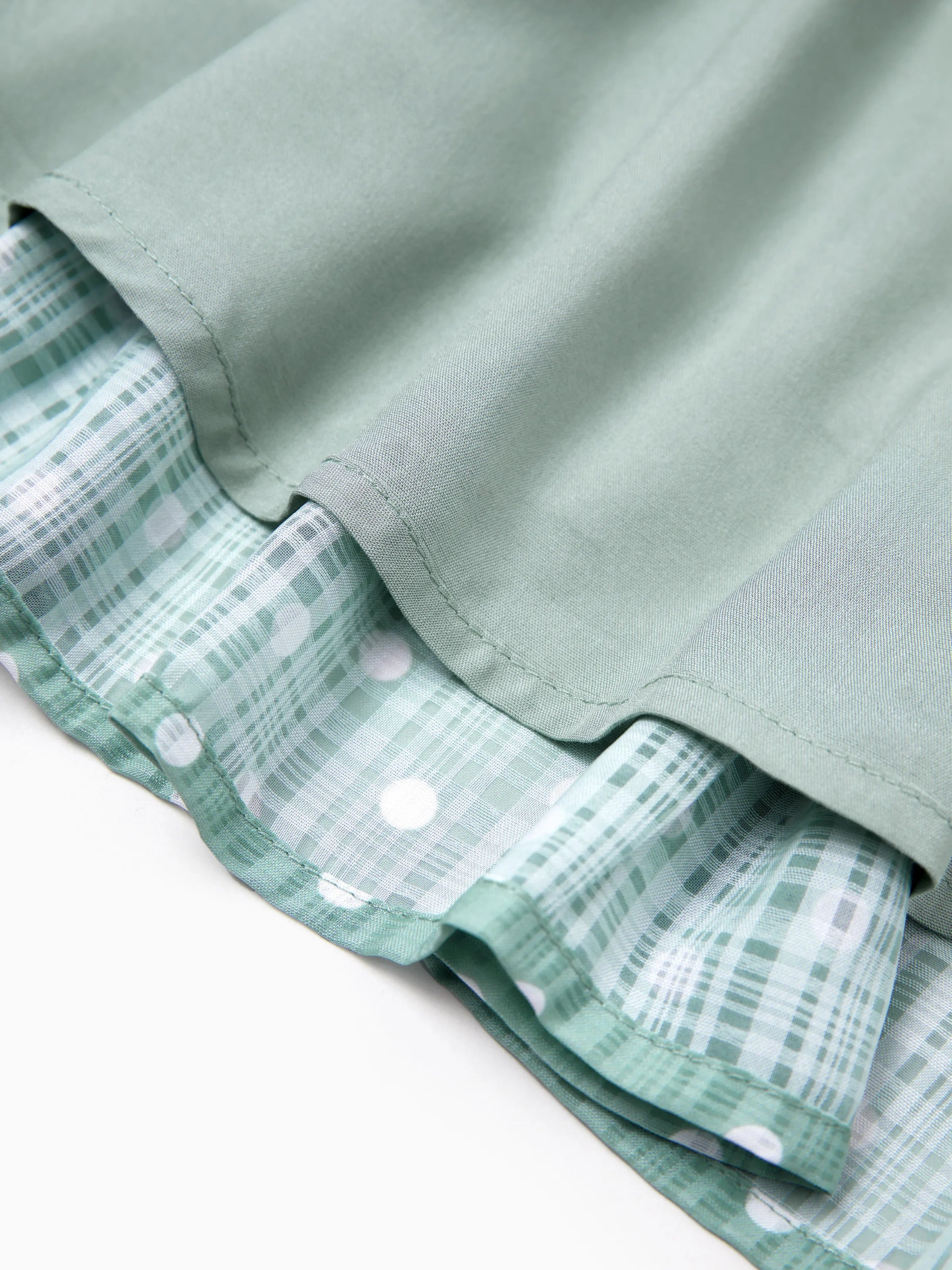 Family Matching T-Shirt & Dress Set Polka Dot Puff-sleeve Dress for Mom, Daughter & Baby, Color Block Cotton Tee for Dad & Son, Perfect for Family Outings & Photos Light Green