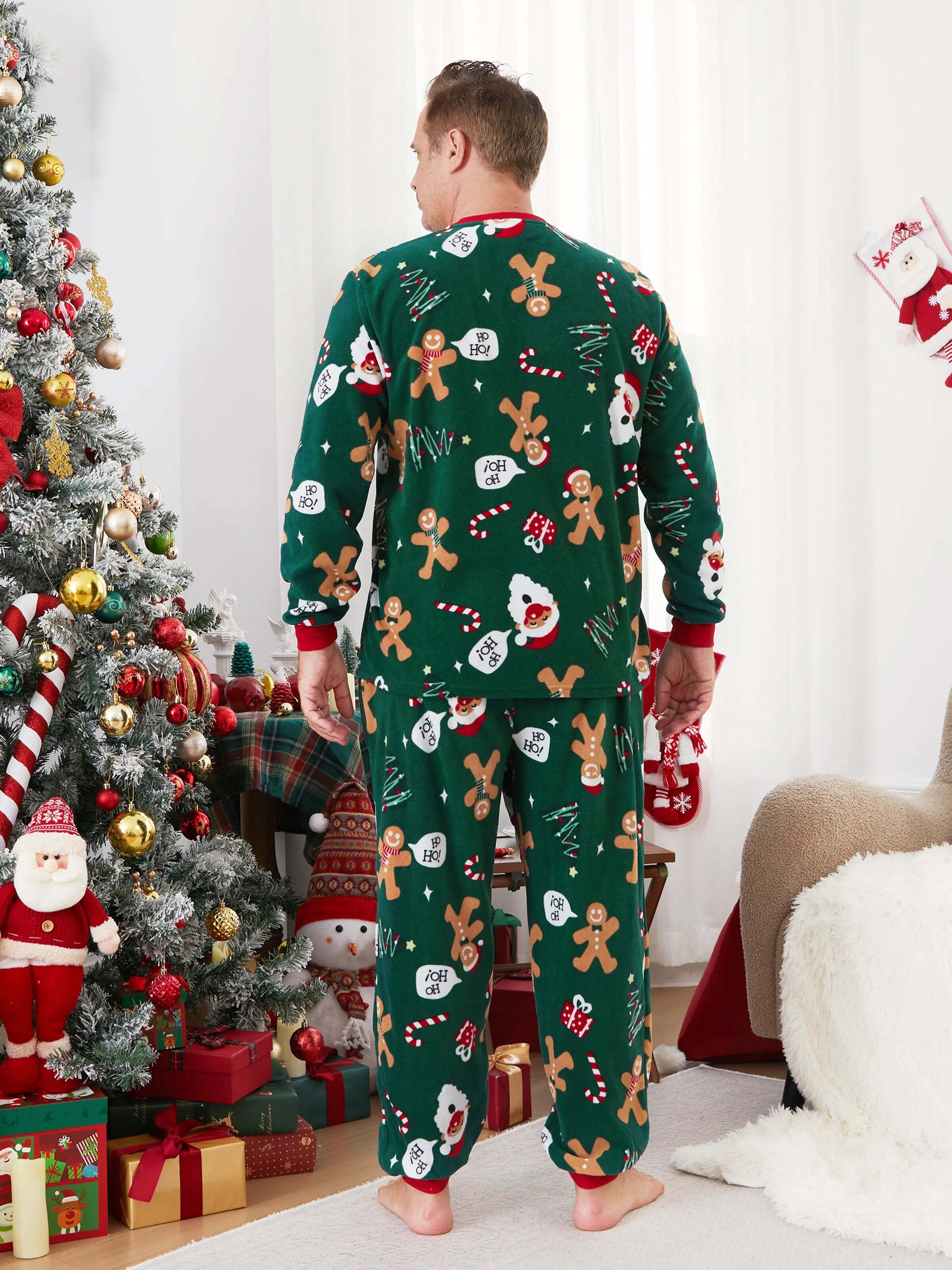 Christmas Pajamas Family Matching Fleece Gingerbread Man Long Sleeves Pajamas Sets with Christmas Socks Dark Green