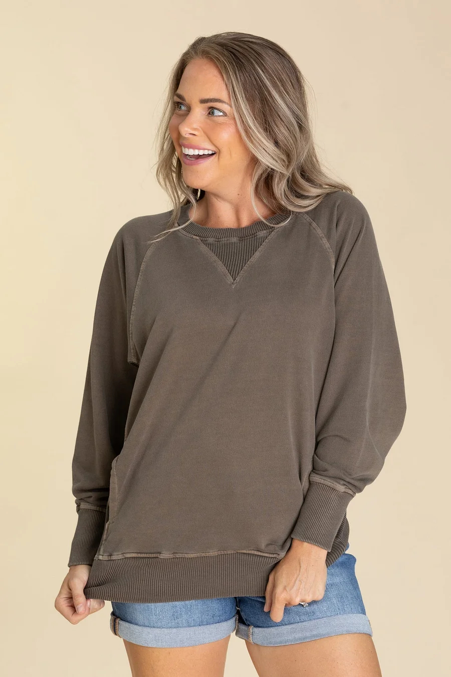 Woman's Pigment Dyed Sweatshirt With Pockets