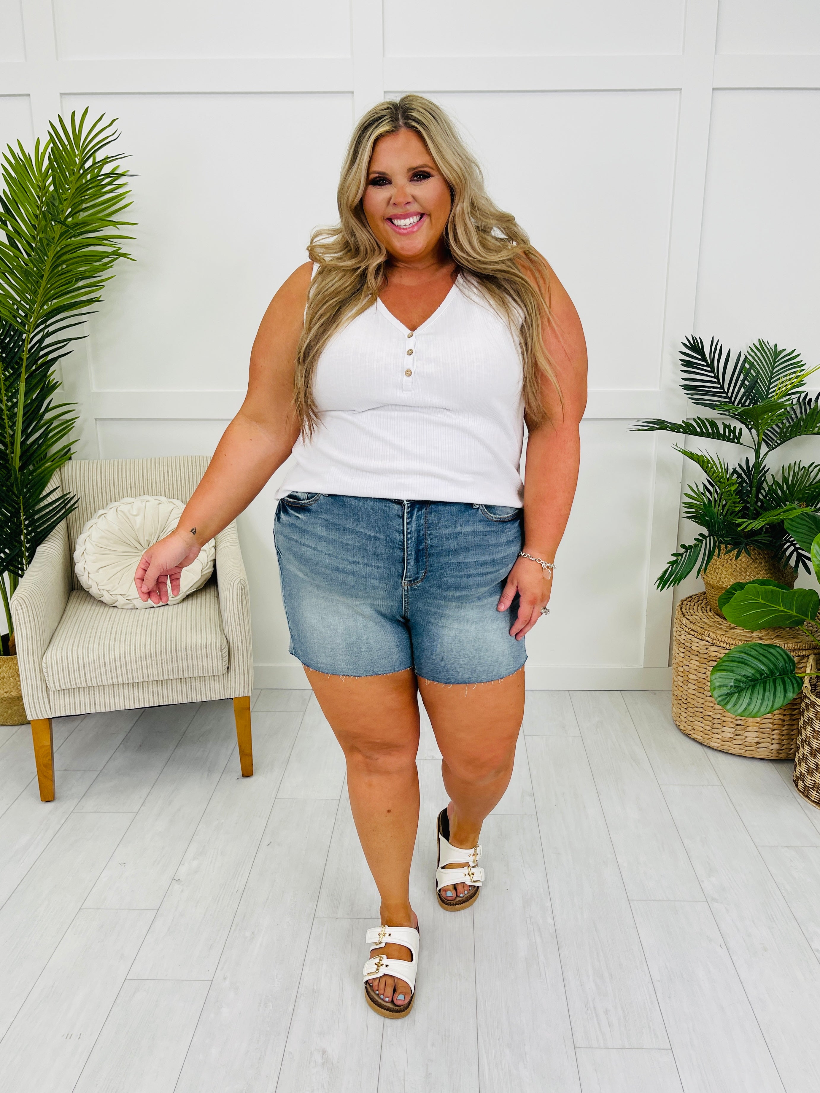 Judy Blue Star of the Show Seam Detail Shorts