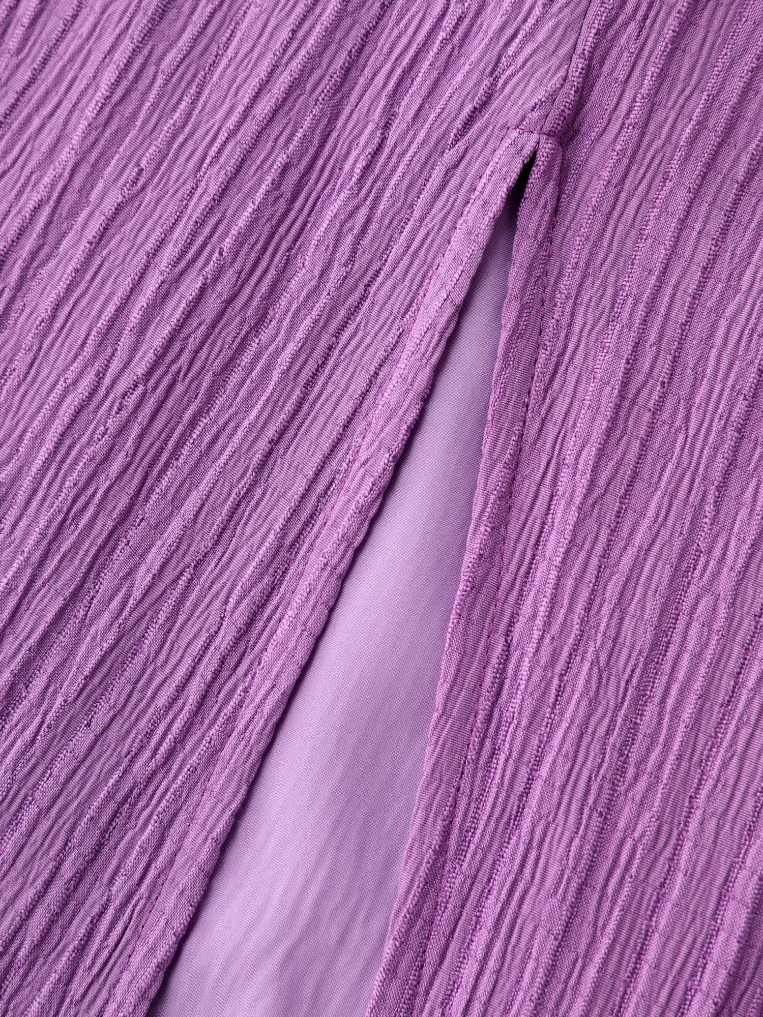 Textured Curvy Hem Bust-Friendly Slit Midi Dress