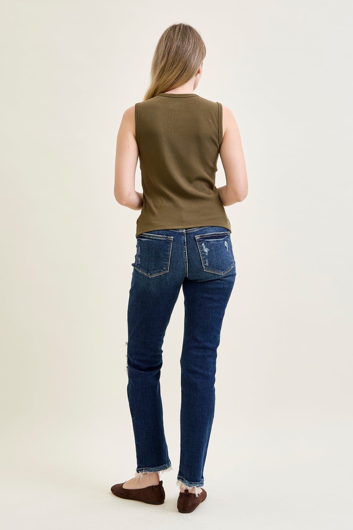 Lisse Mid Rise Ripped Straight Fit Jeans