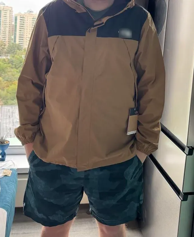 Men's Outdoor 7-Pack Waterproof Jacket (Standard and Large Sizes)