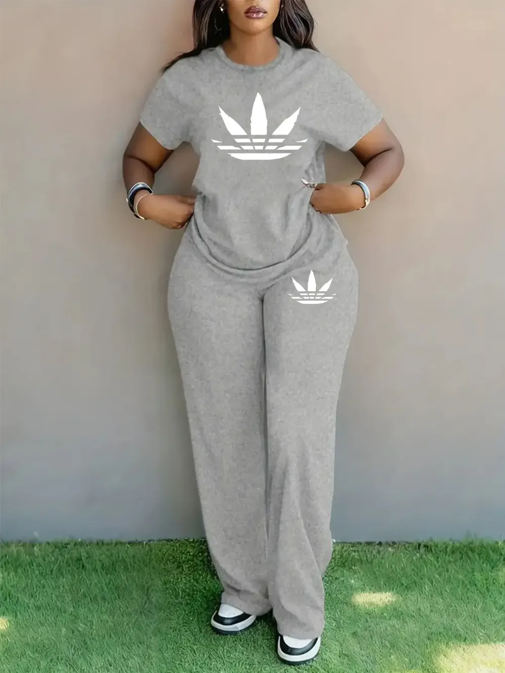 Plus-size women's spring/summer fashion printed round neck short-sleeved T-shirt and wide-leg pants two-piece set