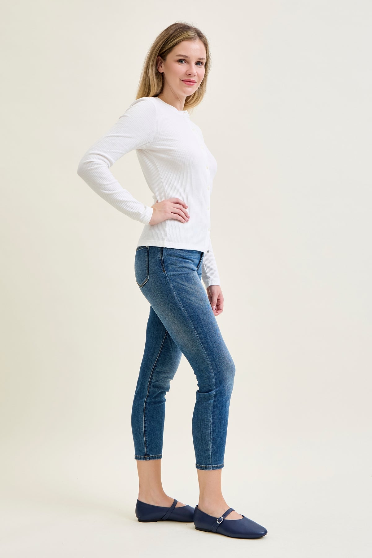 Abbey Relaxed Fit in Vintage Wash