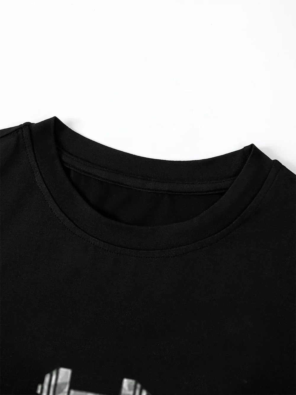 Oversized T-Shirts with Small Dumbbell Chest Print, Minimalist Streetwear for Gym Enthusiasts and Casual Everyday Wear