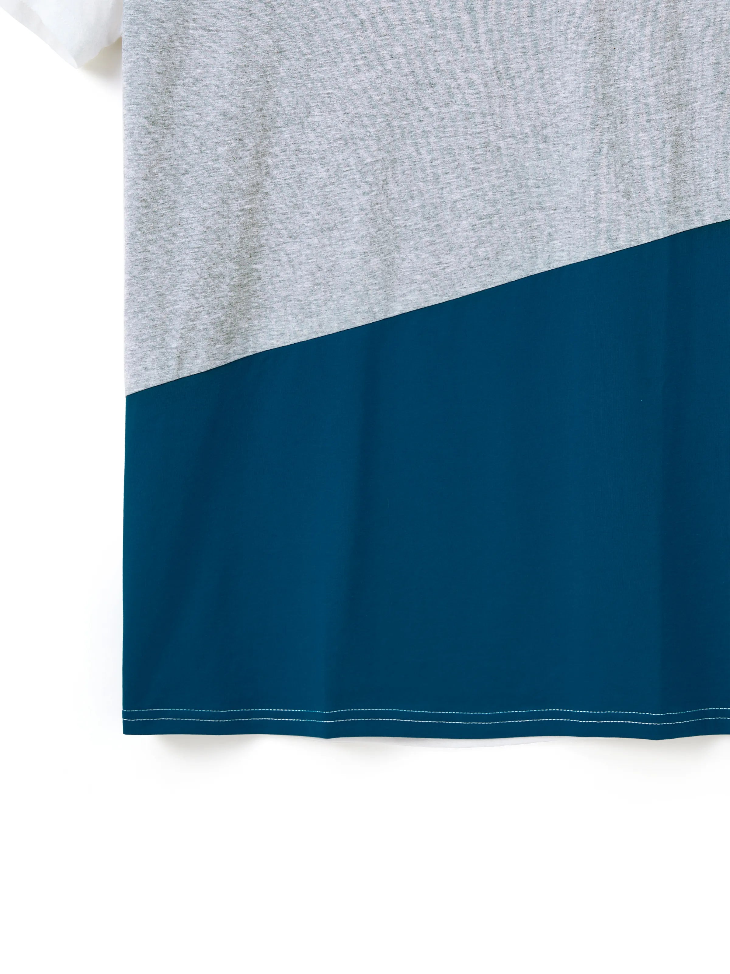 Family Matching Solid V Neck Flutter-sleeve Splicing Floral Print Dresses and Short-sleeve Colorblock T-shirts Sets Azure-