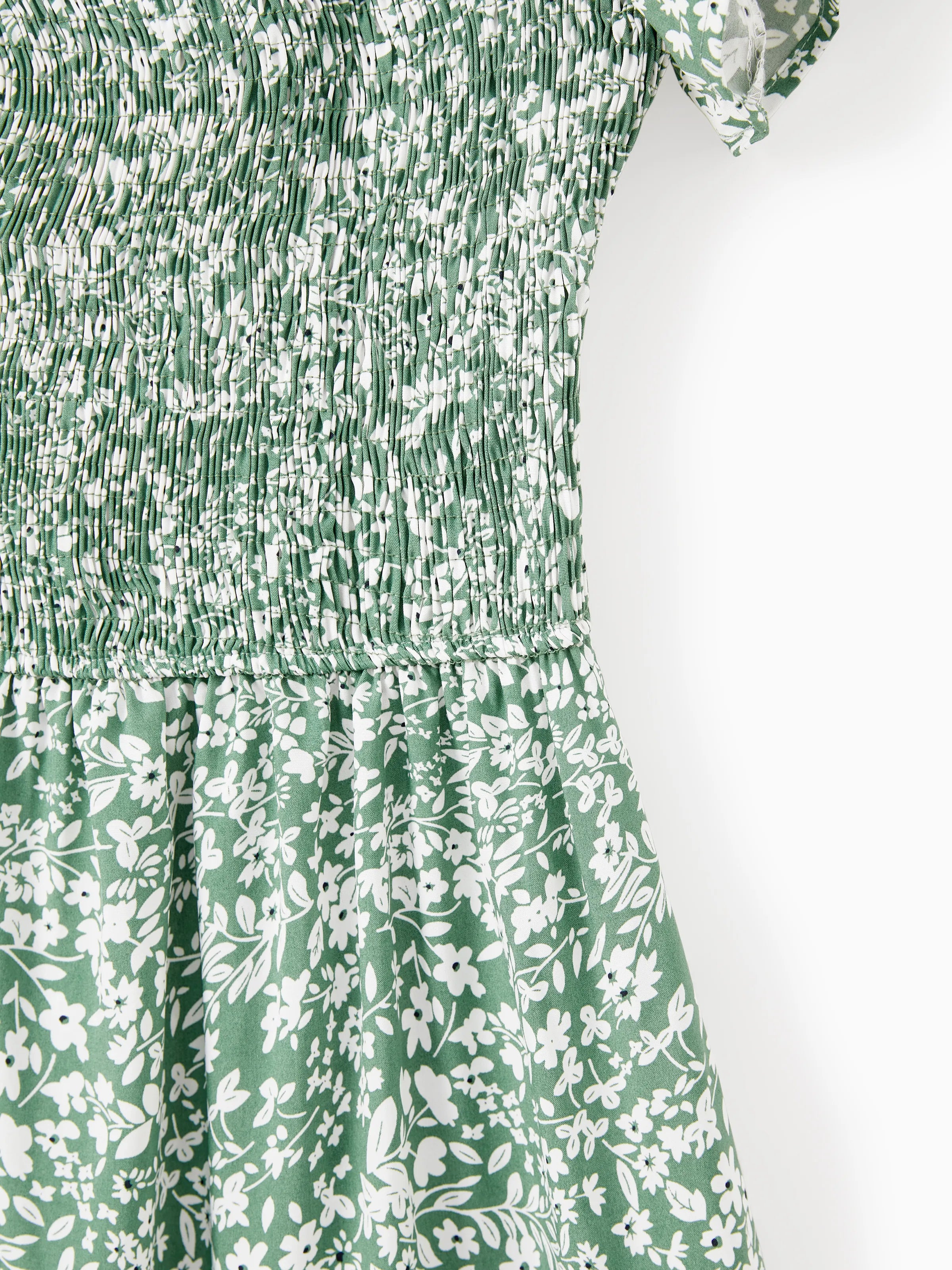 Elegant Broken Flower Matching Outfits for Family, Smocking Design, Medium Thickness Green